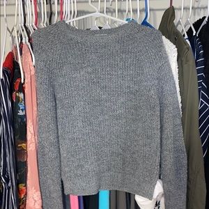 American Eagle grey semi-cropped sweater!